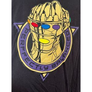 Torrid size 3 marvel infinity gauntlet gray t shirt